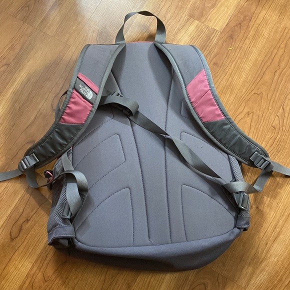 THE NORTH FACE backpack - Picture 3 of 5